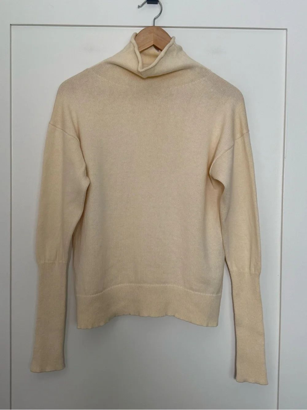 Aritzia Wilfred Cyprie Sweater Womens Sz S Cream Funnel Neck Merino Wool Blend